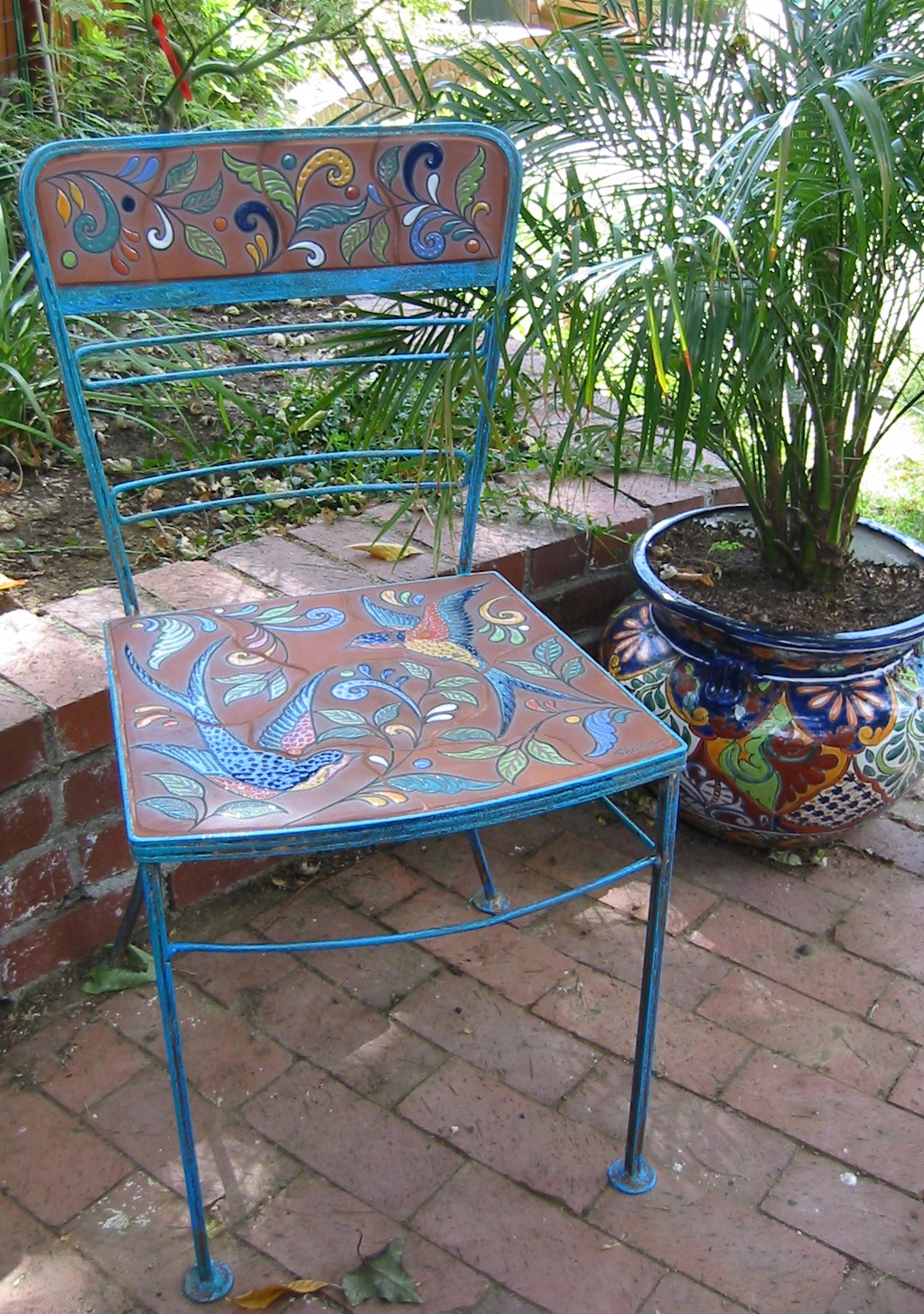 Colorful Ceramic Swallow Chair Using Recycled Metal Frame